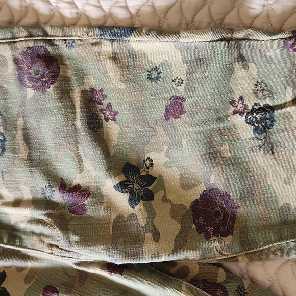 Seven7 - Picture 3 of 5